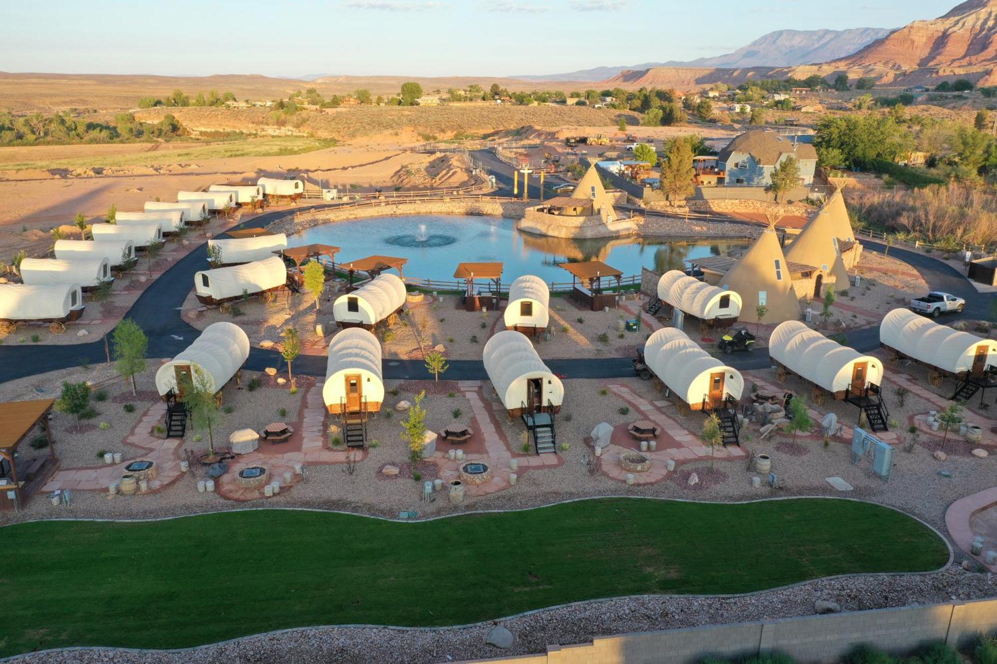 Zion White Bison Glamping & Rv Resort Virgin Exterior foto